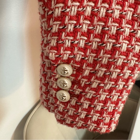 Red Houndstooth Double-Breasted Blazer - Picture 5 of 9